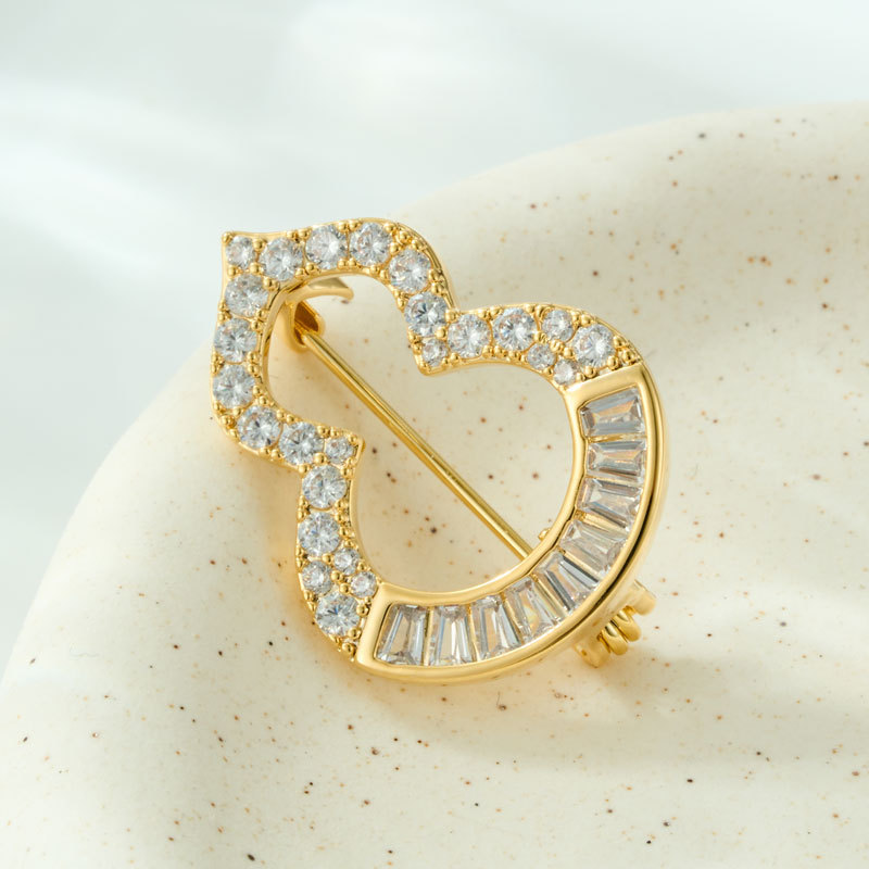 High-end Chinese-style Brooch With Auspicious Symbolism Of Good Fortune And Prosperity. Made Of Copper Alloy, Plated With Real Gold And Inlaid With Zircon, This Exquisite Brooch Is Perfect For Women.