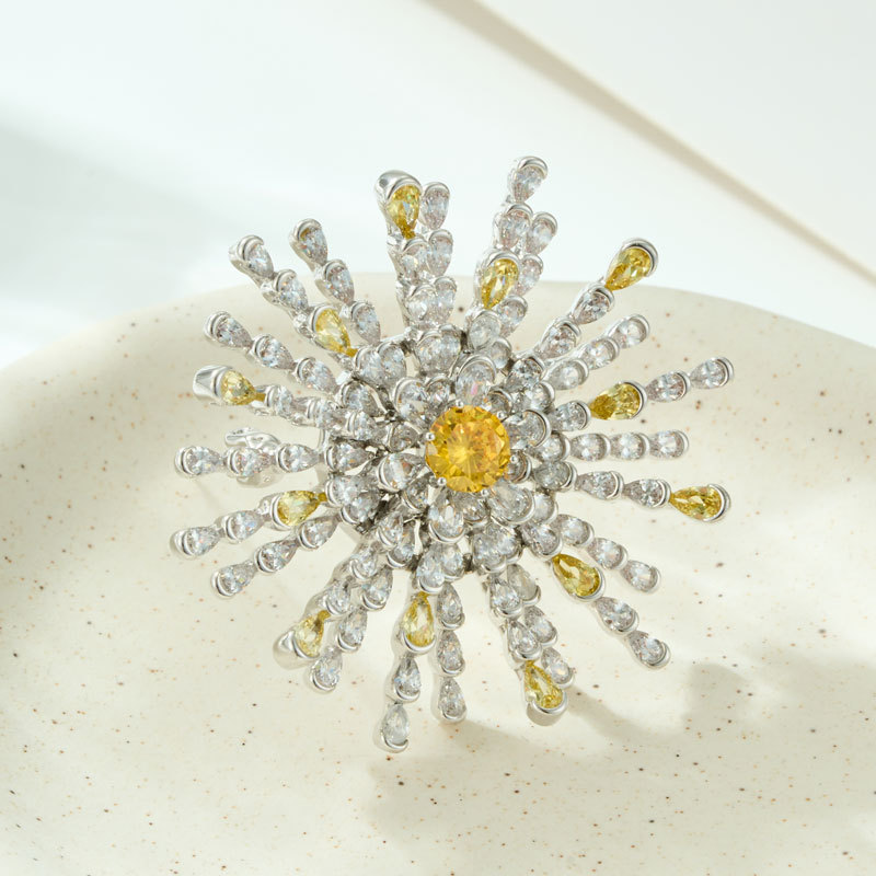 Luxury Zircon Starburst Brooch, Niche Luxury, High-end Copper Alloy Micro-inlaid Zircon Pin, Autumn/winter Clothing Corsage