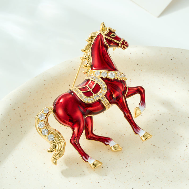 High-end Chinese-style Enamel Red And White Horse Brooch, A Perfect Gift For Achieving Success, Copper Alloy Brooch With Zircon Inlay.