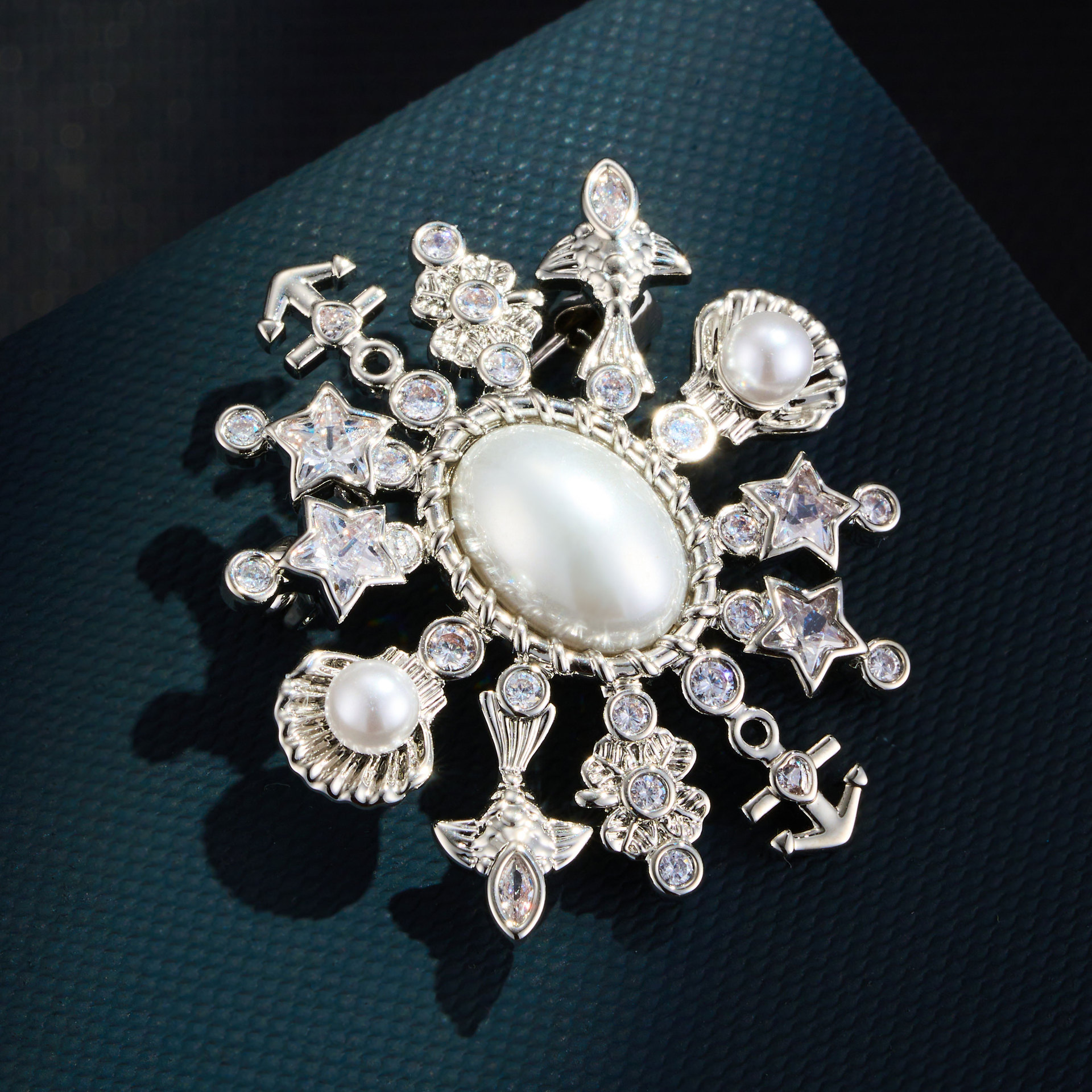 Ocean Fantasy Style Two-tone Pearl Star Shell Anchor Brooch, Light Luxury High-end Copper Inlaid With Zircon Exquisite Pin Corsage