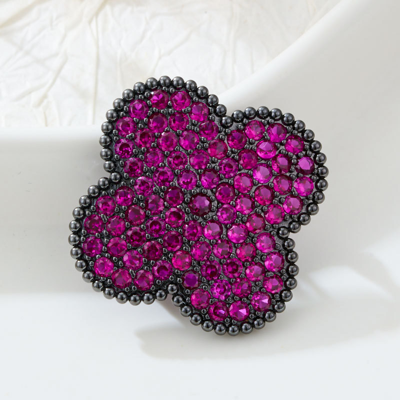 New Lucky Four-leaf Clover Brooch, Made Of Copper Alloy And Full Of Zirconium, High-end And Exquisite Clothing Pin, Unisex Corsage.