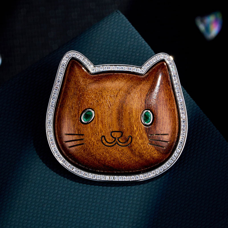 High-end, Cute Wooden Cat Brooch With Copper And Zircon Inlay, Exquisite And Versatile Everyday Style For Women.