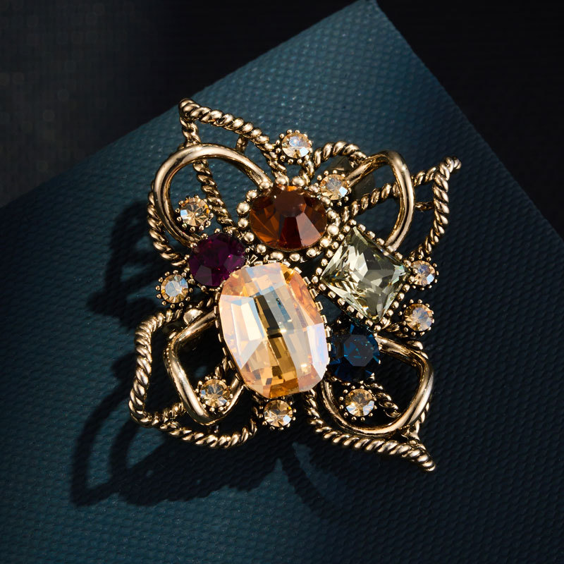 Niche Retro-style Multi-colored Flower Brooch, Fashionable And Luxurious, Perfect For Suit Jackets, Exquisite New Brooch.