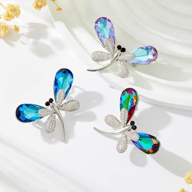 Luxury And Sophisticated Iridescent Dragonfly Brooch, Copper Alloy With Micro-inlaid Zircon Hook, Dual-purpose Brooch, New And Exquisite Corsage.