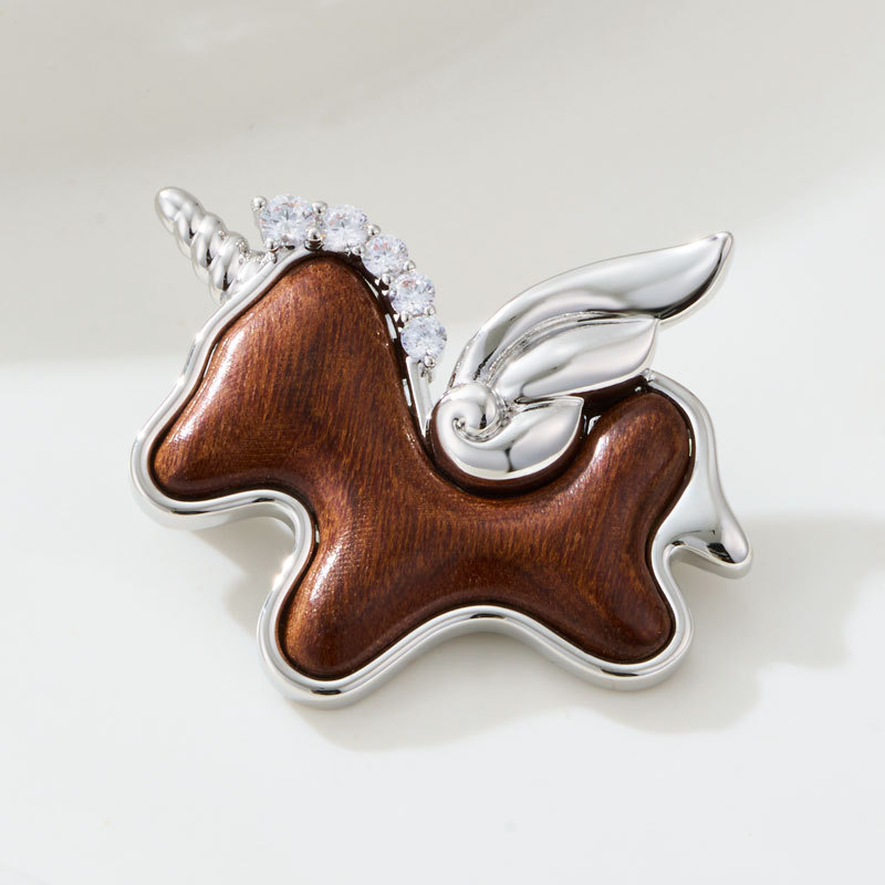 High-end Wood Grain Unicorn Brooch, Copper Inlaid With Zircon, Exquisite Clothing Pin, Niche, Light Luxury, Versatile Corsage
